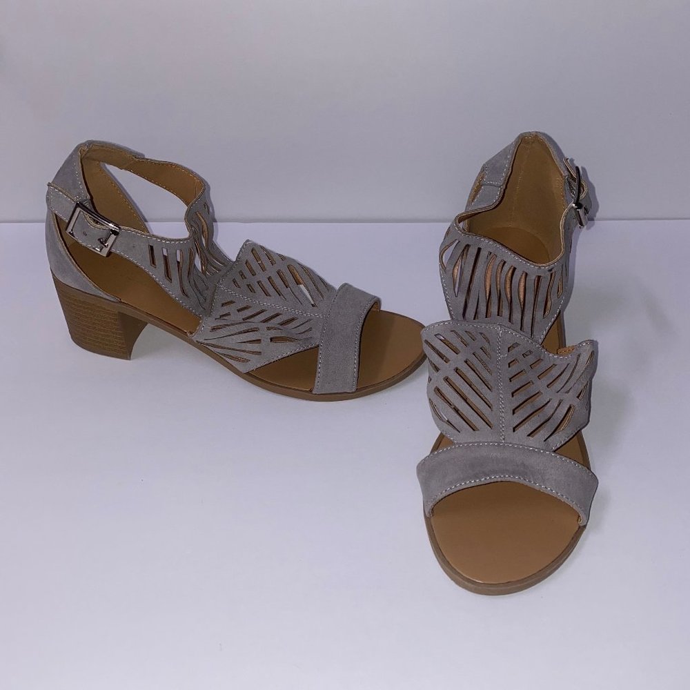 🦋 Charlotte Russe Lilac Suede Cut-Out Block Heel